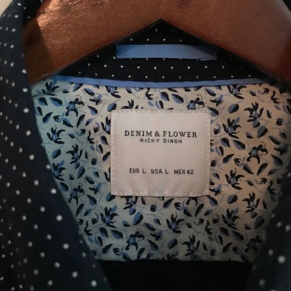 Denim and Flower - Short Sleeve Button Down - Picture 3 of 3